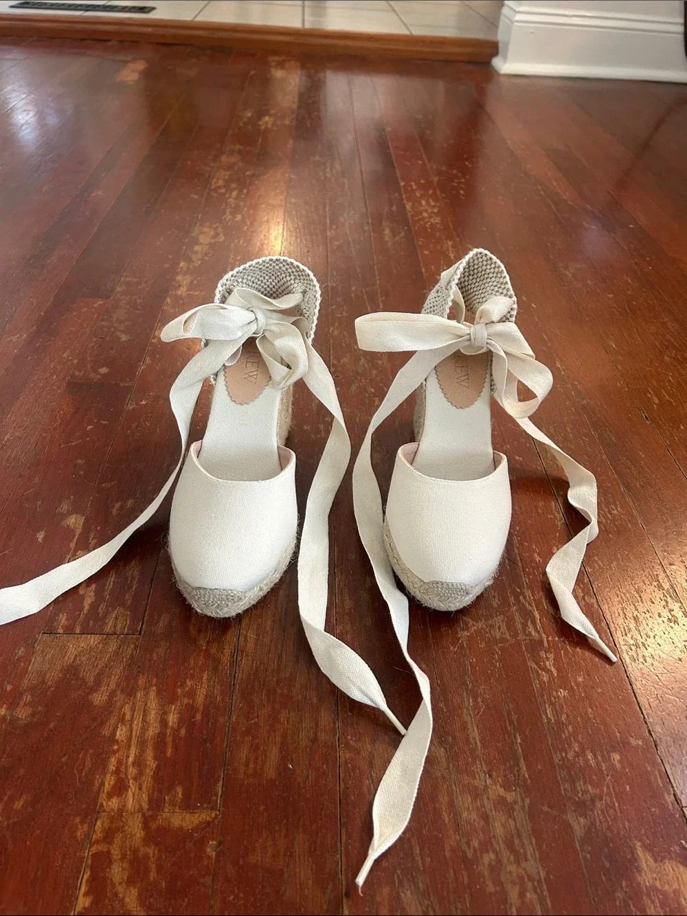 J Crew Lace-Up Espadrille Wedge Heels in Ivory 8.5 NEVER WORN